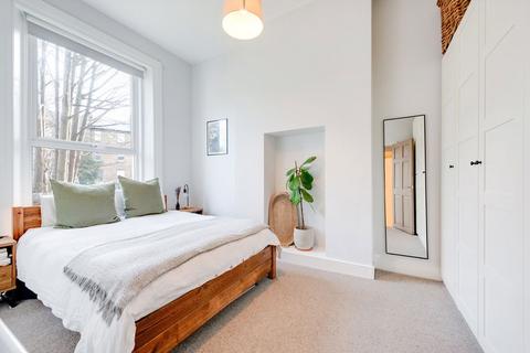 2 bedroom flat for sale, Argyle Road, London W13