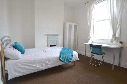 6 bedroom semi-detached house to rent, (6 BED) Patrick Road, West Bridgford NG2