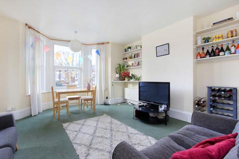 2 bedroom flat to rent, Cavendish Road, Clapham South, London