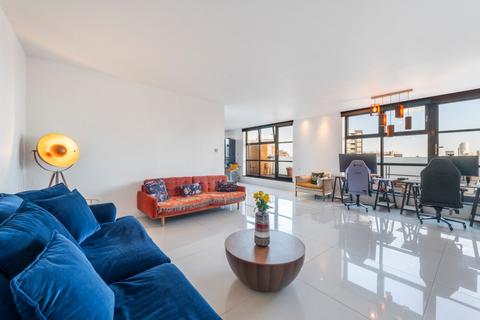 2 bedroom flat for sale, Carmine Wharf, 30 Copenhagen Place, London