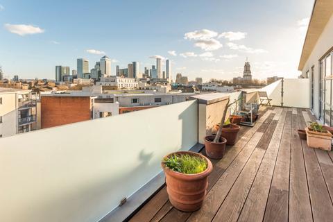 2 bedroom flat for sale, Carmine Wharf, 30 Copenhagen Place, London