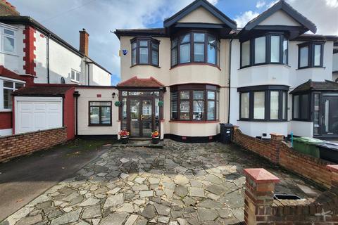 3 bedroom semi-detached house for sale, Lakeside Avenue, Redbridge