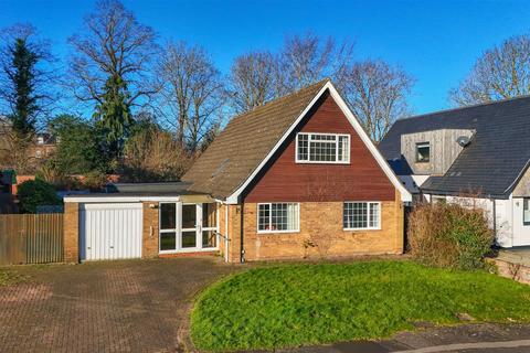 4 bedroom detached house for sale, Spinney Drive, Collingtree, Northampton