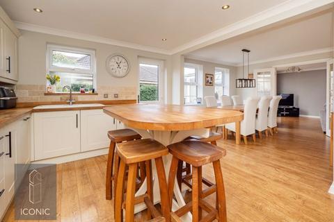 5 bedroom detached house for sale, Lynn Close,Thorpe St Andrew, Norwich