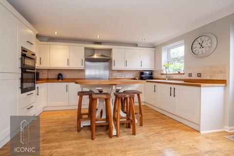 5 bedroom detached house for sale, Lynn Close,Thorpe St Andrew, Norwich