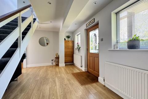4 bedroom detached house to rent, The Ridgway, Cranleigh