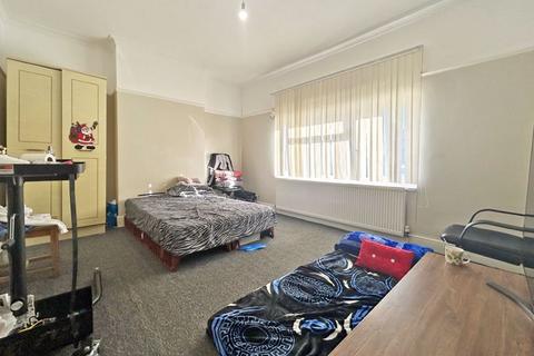 45 Thorneycroft Lane, Wolverhampton, WV10 0NF