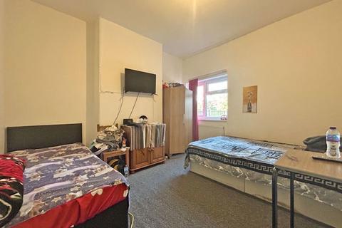 45 Thorneycroft Lane, Wolverhampton, WV10 0NF