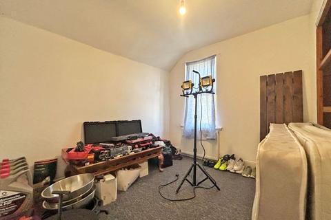 45 Thorneycroft Lane, Wolverhampton, WV10 0NF