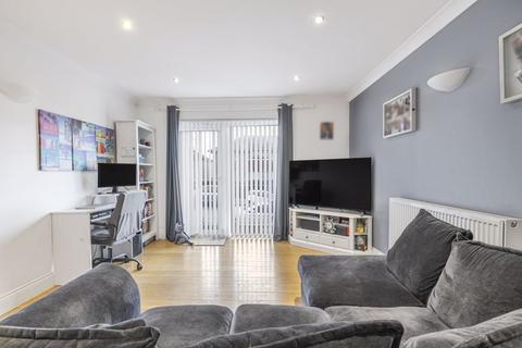 2 bedroom flat for sale, Maylands Drive, Sidcup