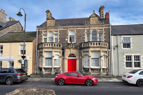 The Shield, 49 Eastgate, Cowbridge, The Vale of Glamorgan CF71 7EL