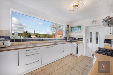 3 bedroom semi-detached house for sale, Oldham Road, Thornham