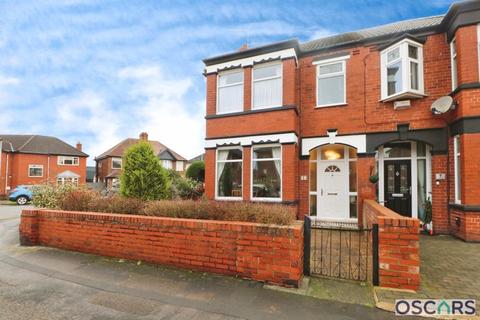 3 bedroom semi-detached house for sale, Trenton Avenue, Hull