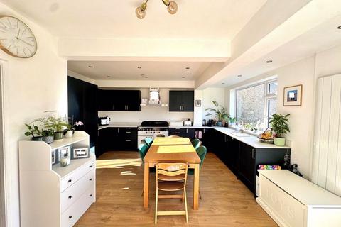6 Ferndale, Bromley, BR1 2RX