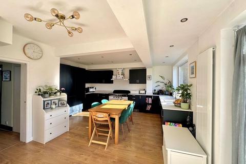 6 Ferndale, Bromley, BR1 2RX