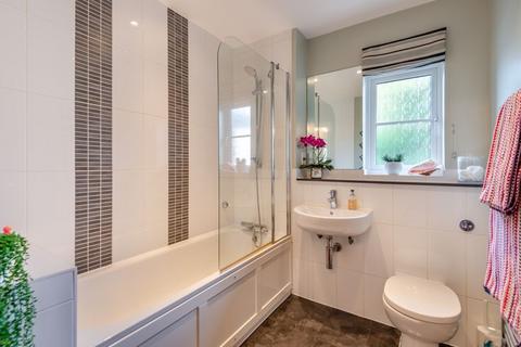 93 Uplands Road, Guildford, GU1 2RW