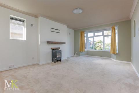 2 bedroom bungalow to rent, Tweedale Road, Bournemouth BH9