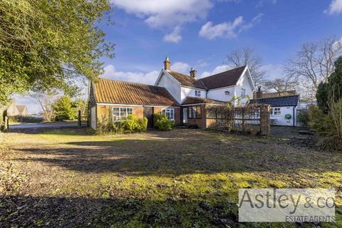 4 bedroom detached house for sale, Bunwell Street, Bunwell, Norwich, NR16 1NA