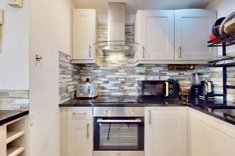 2 bedroom apartment for sale, Sinclair Road, London, W14