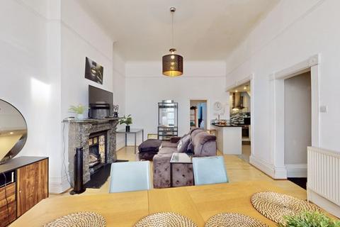 2 bedroom apartment for sale, Sinclair Road, London, W14