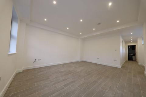 Studio to rent, Church Street, Rickmansworth WD3