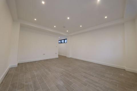 Studio to rent, Church Street, Rickmansworth WD3