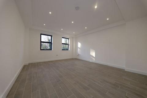 Studio to rent, Church Street, Rickmansworth WD3