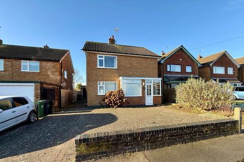 3 bedroom detached house for sale, Holywell Drive, Loughborough, LE11