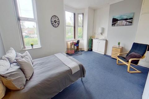 Studio to rent, Barrfield Road, Salford,