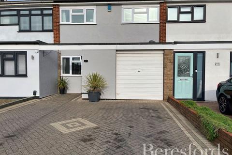 3 bedroom terraced house for sale, Limerick Gardens, Upminster, RM14