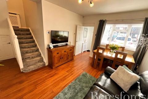 3 bedroom terraced house for sale, Limerick Gardens, Upminster, RM14