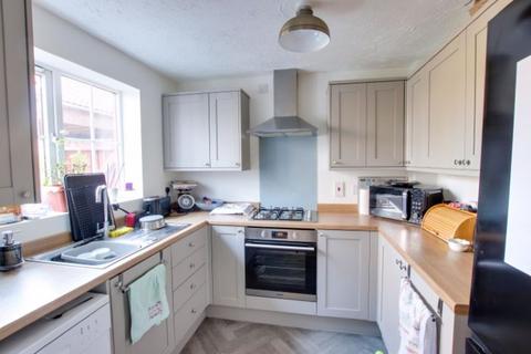 3 bedroom terraced house to rent, Moyle Park, Trowbridge