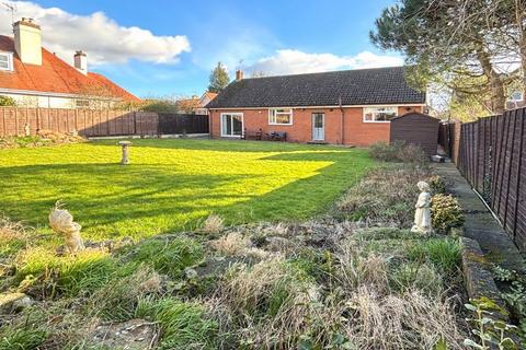 2 bedroom detached bungalow for sale, Kenilworth Avenue, Gloucester, GL2 0QN