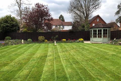 undefined, Kenilworth Avenue, Gloucester, GL2 0QN