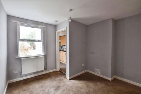 5 Avon Terrace, Salisbury, SP2 7BT