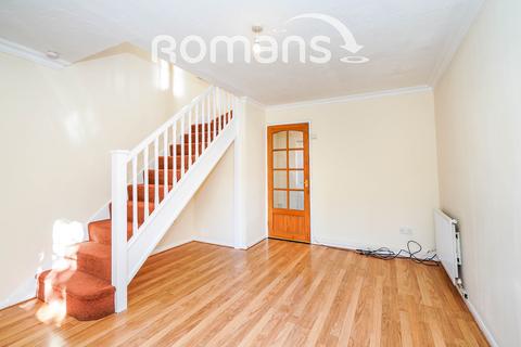 2 bedroom terraced house to rent, Woodbury Close, Nine Elms, Swindon