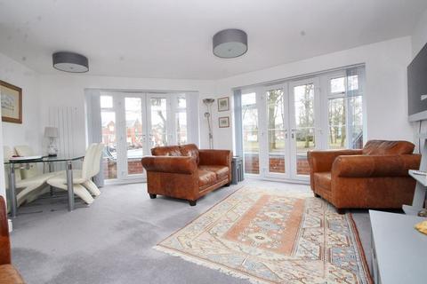 2 bedroom apartment for sale, Kennedy Avenue, High Wycombe HP11