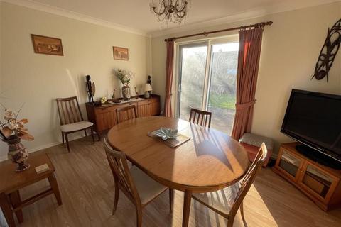 3 bedroom chalet for sale, Stanford Walk: Netherton