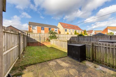 3 bedroom end of terrace house to rent, Greville Gardens, Great Park, NE13