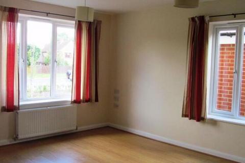 2 bedroom flat to rent, Adams Drive, PE27