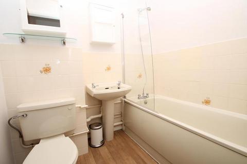 1 bedroom flat to rent, Peakes Place