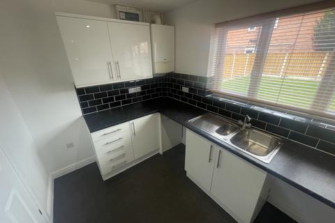 2 bedroom semi-detached house to rent, Dunbar Close, Long Eaton