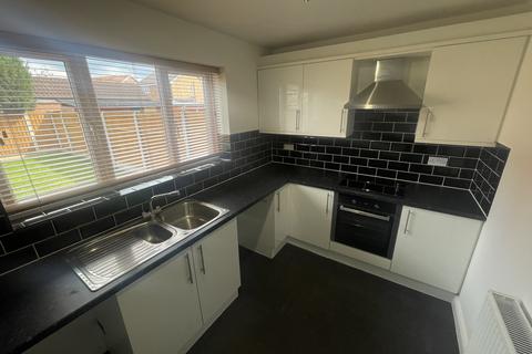 2 bedroom semi-detached house to rent, Dunbar Close, Long Eaton