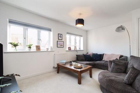 2 bedroom coach house for sale, Croxden Gardens, Bedford MK40