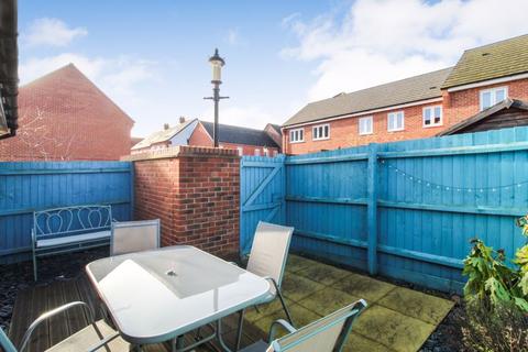 2 bedroom coach house for sale, Croxden Gardens, Bedford MK40