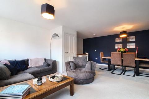 2 bedroom coach house for sale, Croxden Gardens, Bedford MK40