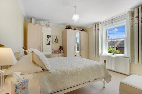 222 High Street, Halling, Rochester, ME2 1BZ