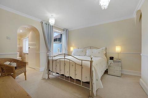 222 High Street, Halling, Rochester, ME2 1BZ