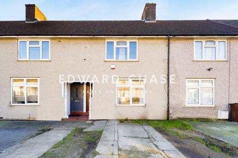 3 bedroom terraced house to rent, Canonsleigh Road, Dagenham