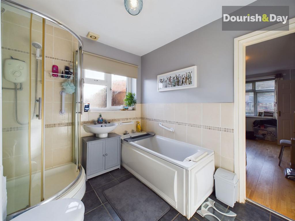 Ensuite